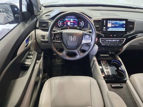 Used 2022 Honda Pilot Touring image 8