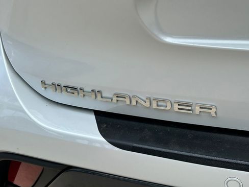 Used 2026 Toyota Highlander Limited image 13