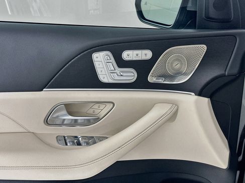 Used 2026 Mercedes-Benz GLS 580 4MATIC image 19