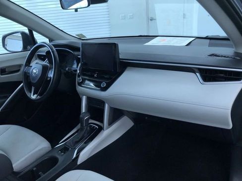 Certified 2023 Toyota Corolla Cross LE image 22