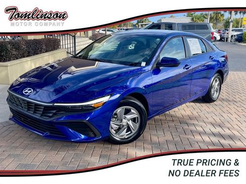Used 2025 Hyundai Elantra SE image 1