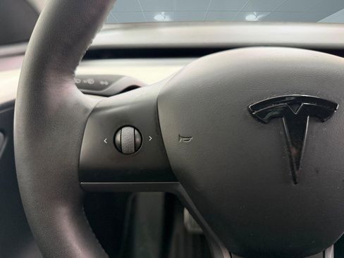 Used 2024 Tesla Model Y 2WD image 15