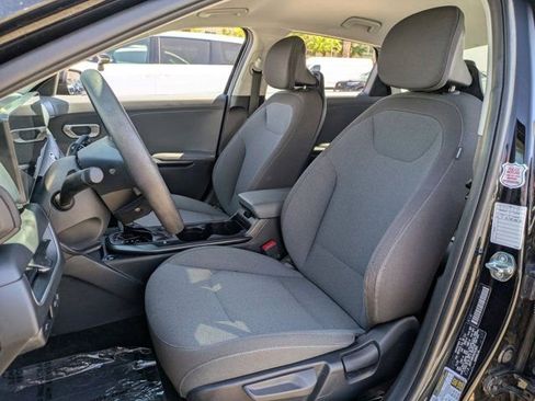 Used 2025 Kia K4 FWD image 23
