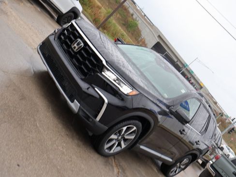 Certified 2023 Honda Pilot Elite image 3