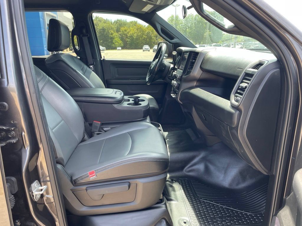 Used 2022 RAM 2500 Tradesman w/ Chrome Appearance Group AWD/4WD image 35