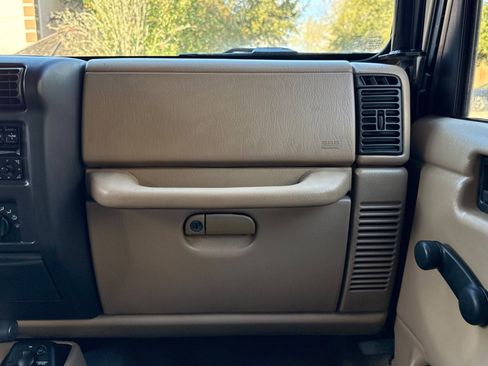 Used 2000 Jeep Wrangler Sport image 28