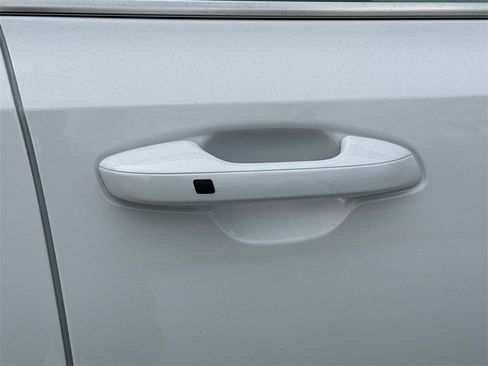 New 2026 Kia Sorento S image 8