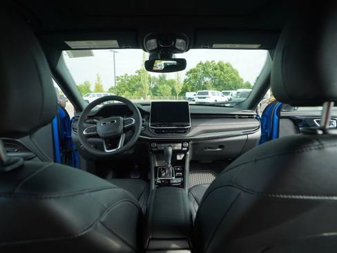 New 2025 Jeep Compass Trailhawk w/ Sun & Sound Group image 23