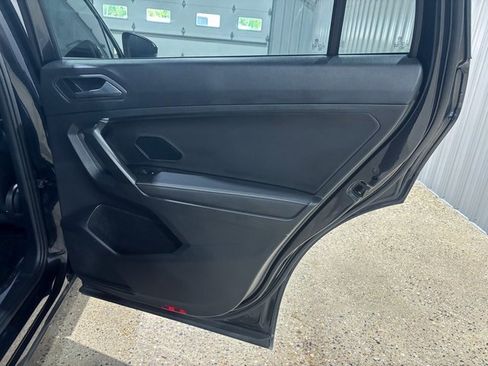 Used 2022 Volkswagen Tiguan S image 28