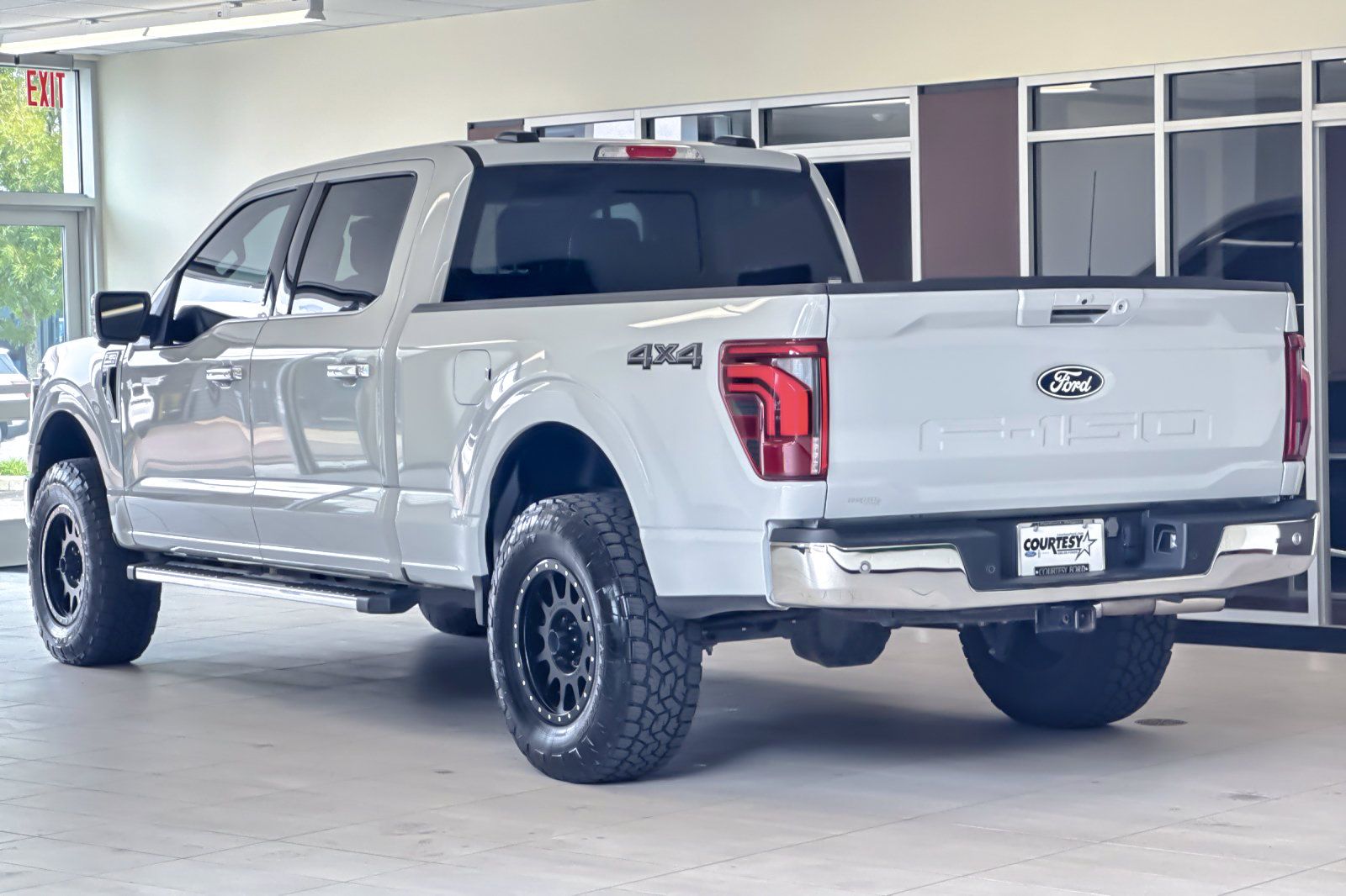 Used 2024 Ford F150 Lariat w/ Equipment Group 502A High AWD/4WD image 6