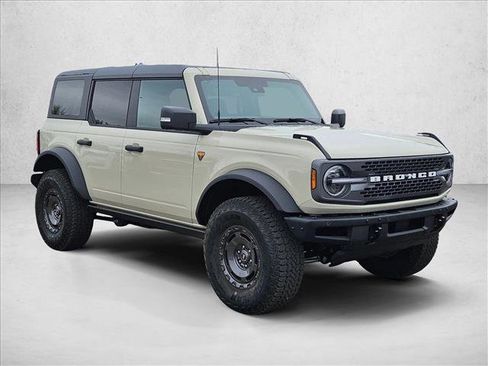 New 2025 Ford Bronco Badlands image 8
