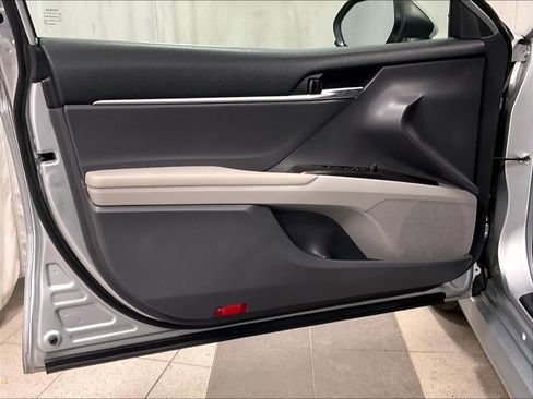 Used 2023 Toyota Camry LE image 9