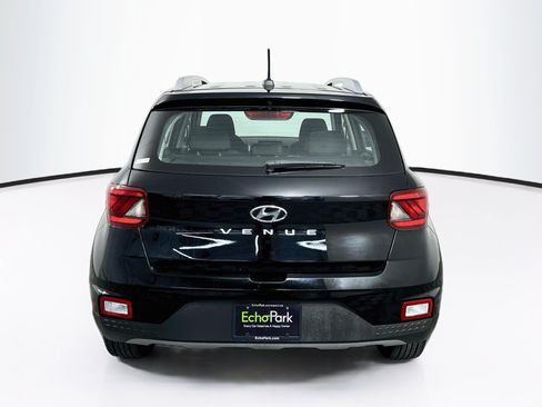 Used 2025 Hyundai Venue SEL FWD image 7