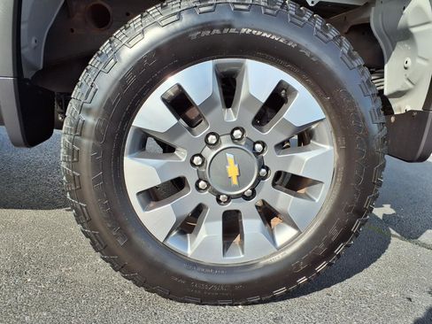 Used 2024 Chevrolet Silverado 2500 Custom w/ Custom Convenience Package AWD/4WD image 35