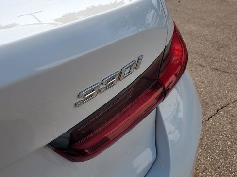 Used 2023 BMW 330i xDrive Sedan w/ Driving Assistance Package AWD/4WD image 38
