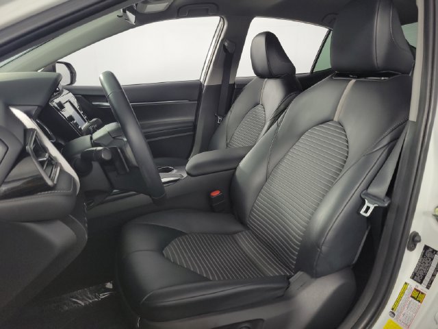 Used 2020 Toyota Camry SE FWD image 14