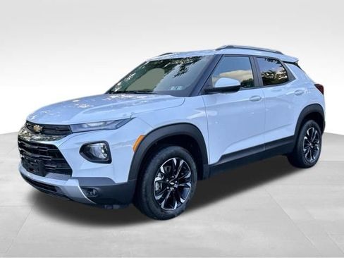 Used 2021 Chevrolet TrailBlazer LT w/ Convenience Package AWD/4WD image 1