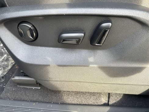 New 2026 Volkswagen Atlas SE image 10