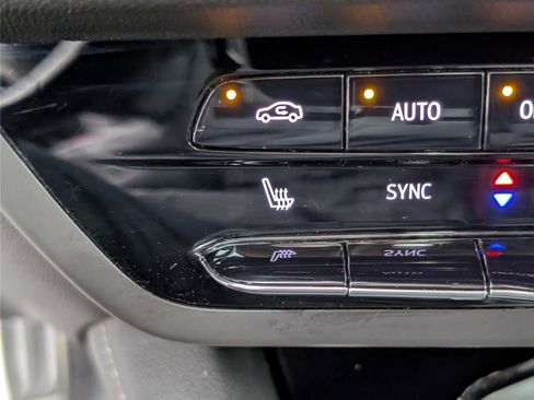 Used 2023 Buick Envision Essence w/ Sport Touring Package image 29