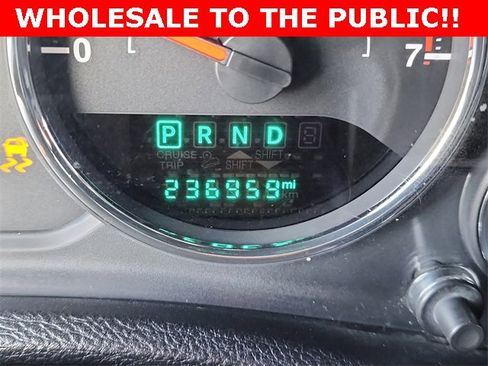 Used 2015 Jeep Wrangler Unlimited Rubicon w/ Connectivity Group image 29