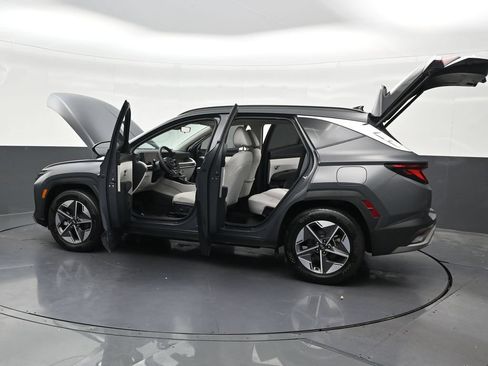 Used 2025 Hyundai Tucson SEL FWD image 40