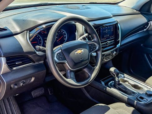 Used 2021 Chevrolet Traverse LS FWD image 8