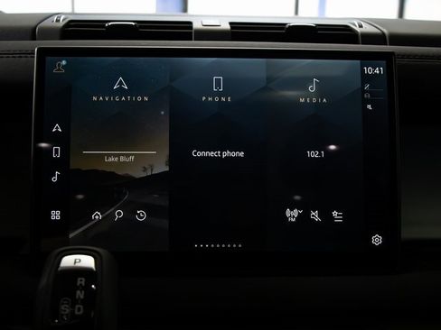 Certified 2025 Land Rover Defender 130 X-Dynamic SE image 18