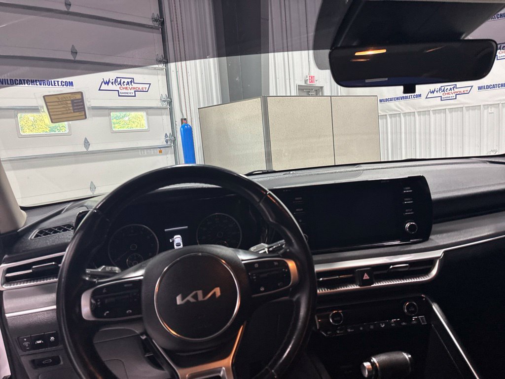 Used 2022 Kia K5 LXS AWD/4WD image 2
