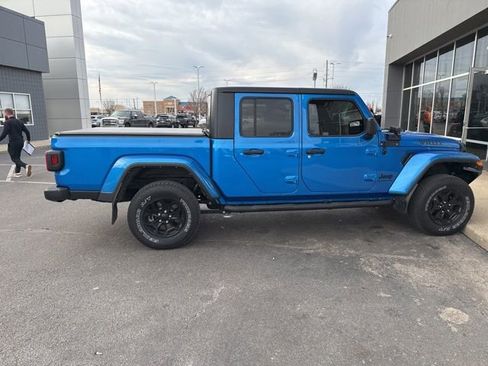 Used 2021 Jeep Gladiator Sport image 8