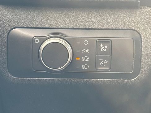 Used 2020 Ford Escape S image 22