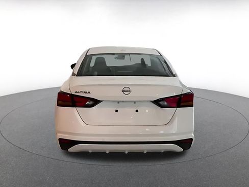 Used 2025 Nissan Altima 2.5 SV FWD image 14