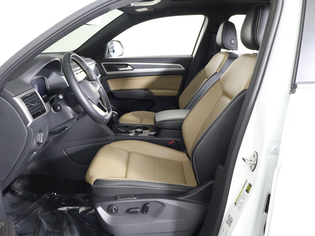 Used 2023 Volkswagen Atlas Cross Sport SEL AWD/4WD image 33