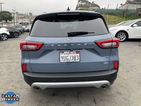Used 2025 Ford Escape SE image 4