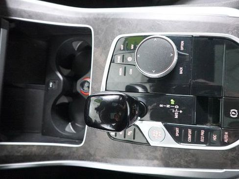 Used 2022 BMW X5 xDrive40i w/ Parking Assistance Package AWD/4WD image 22