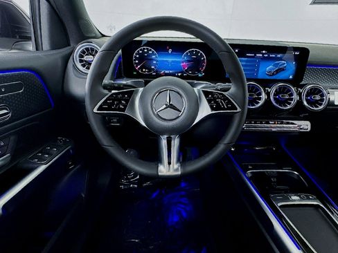 New 2025 Mercedes-Benz GLB 250 image 4
