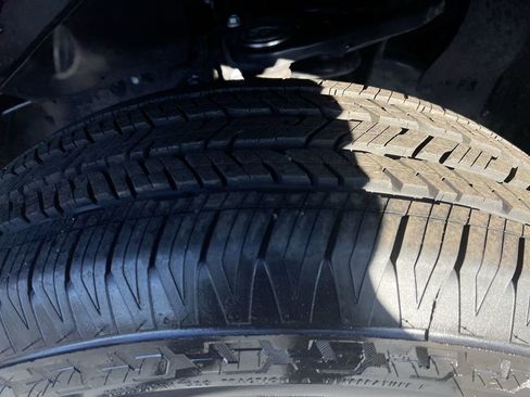 Used 2022 Toyota Tundra SR5 w/ SR5 Convenience Package image 12