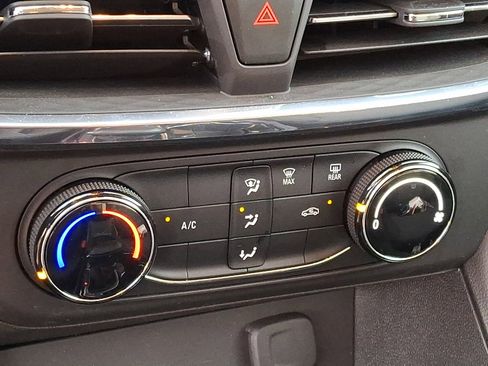 Used 2024 Buick Encore GX Preferred image 19