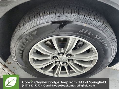 Used 2017 Cadillac XT5 Luxury w/ Driver Awareness Package image 35