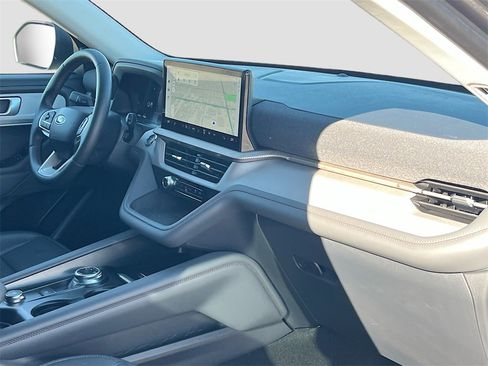 Used 2025 Ford Explorer Active w/ Active Comfort Package image 32