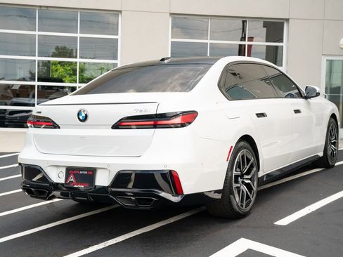 Used 2023 BMW 760i xDrive AWD/4WD image 12