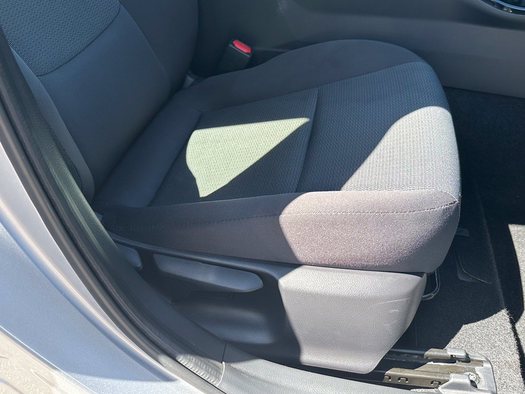 Used 2025 Toyota Prius LE FWD image 16