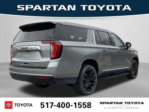 Used 2023 GMC Yukon XL SLT AWD/4WD image 7