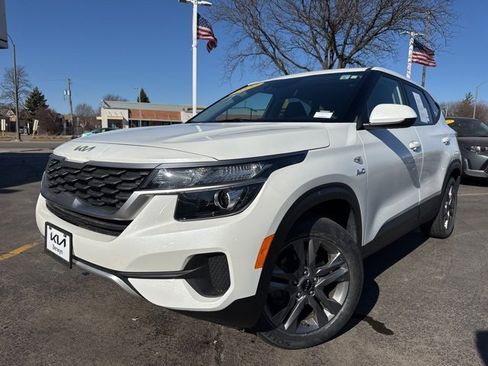 Certified 2022 Kia Seltos LX image 1