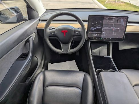 Used 2021 Tesla Model Y 2WD image 21