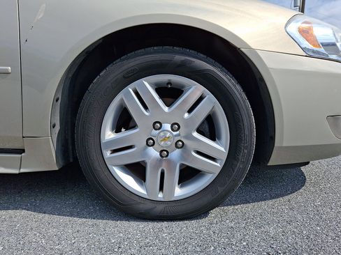Used 2011 Chevrolet Impala LT FWD image 9