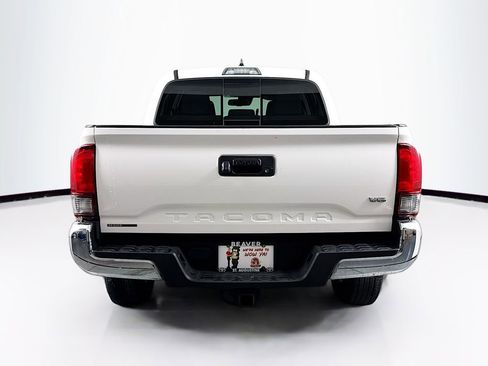 Used 2018 Toyota Tacoma SR5 image 8