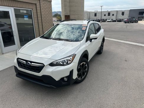 Used 2023 Subaru Crosstrek 2.0i Premium AWD/4WD image 2