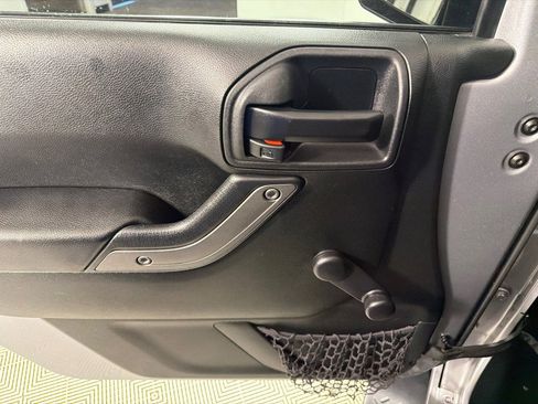 Used 2017 Jeep Wrangler Unlimited Sport AWD/4WD image 11