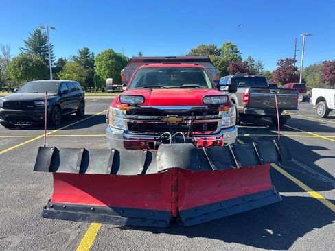 Used 2013 Chevrolet Silverado 3500 W/T w/ Snow Plow Prep Package AWD/4WD image 3