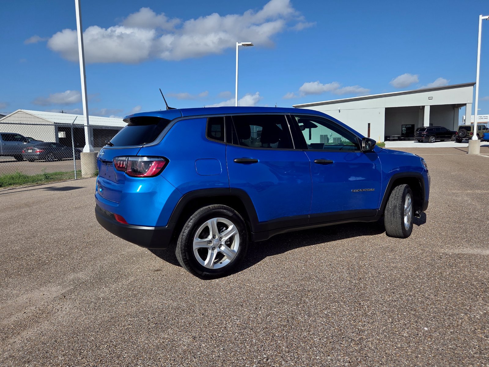Used 2023 Jeep Compass Sport AWD/4WD image 7